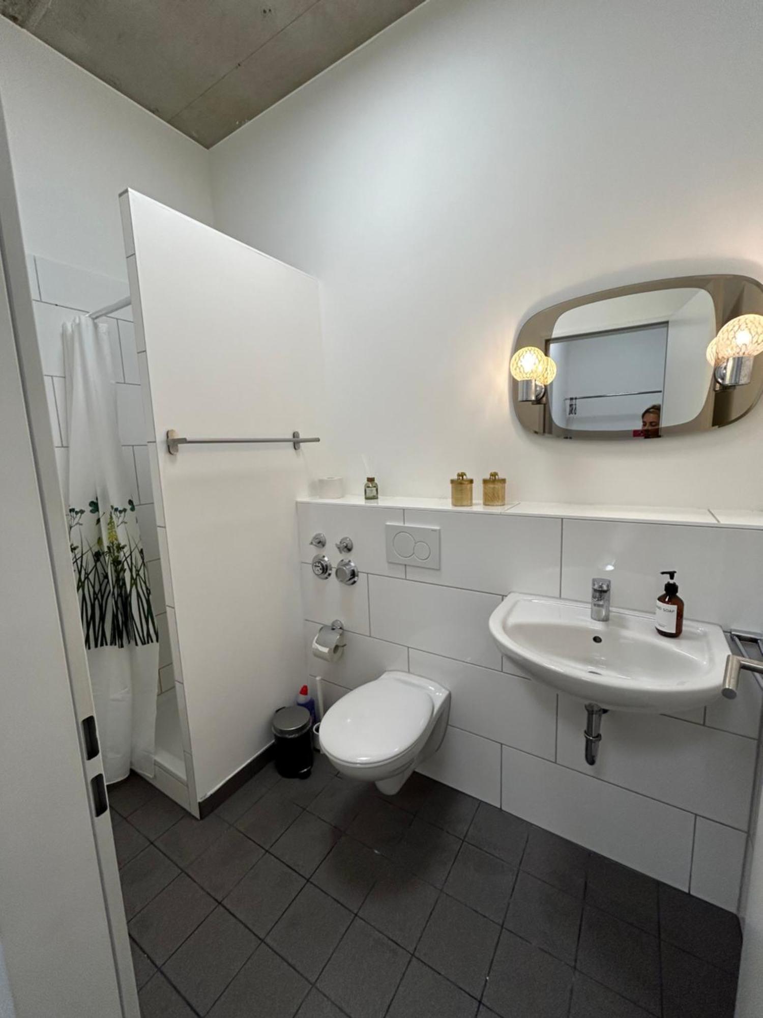 35 Qm Grosses Apartment Mit Eigenem Badezimmer In Den Elbvororten Hamburg-Harburg Exteriör bild