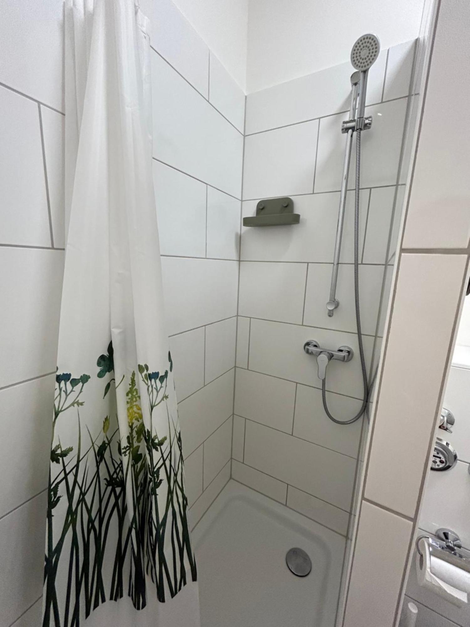 35 Qm Grosses Apartment Mit Eigenem Badezimmer In Den Elbvororten Hamburg-Harburg Exteriör bild